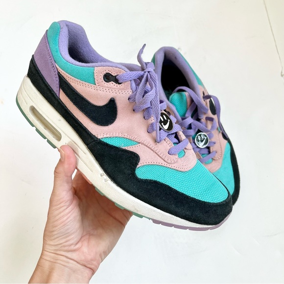 Nike Air Max 1 Have A Nike Day Sz 8 Mens Space Purple Black Smiley Face Sneakers - Picture 1 of 9